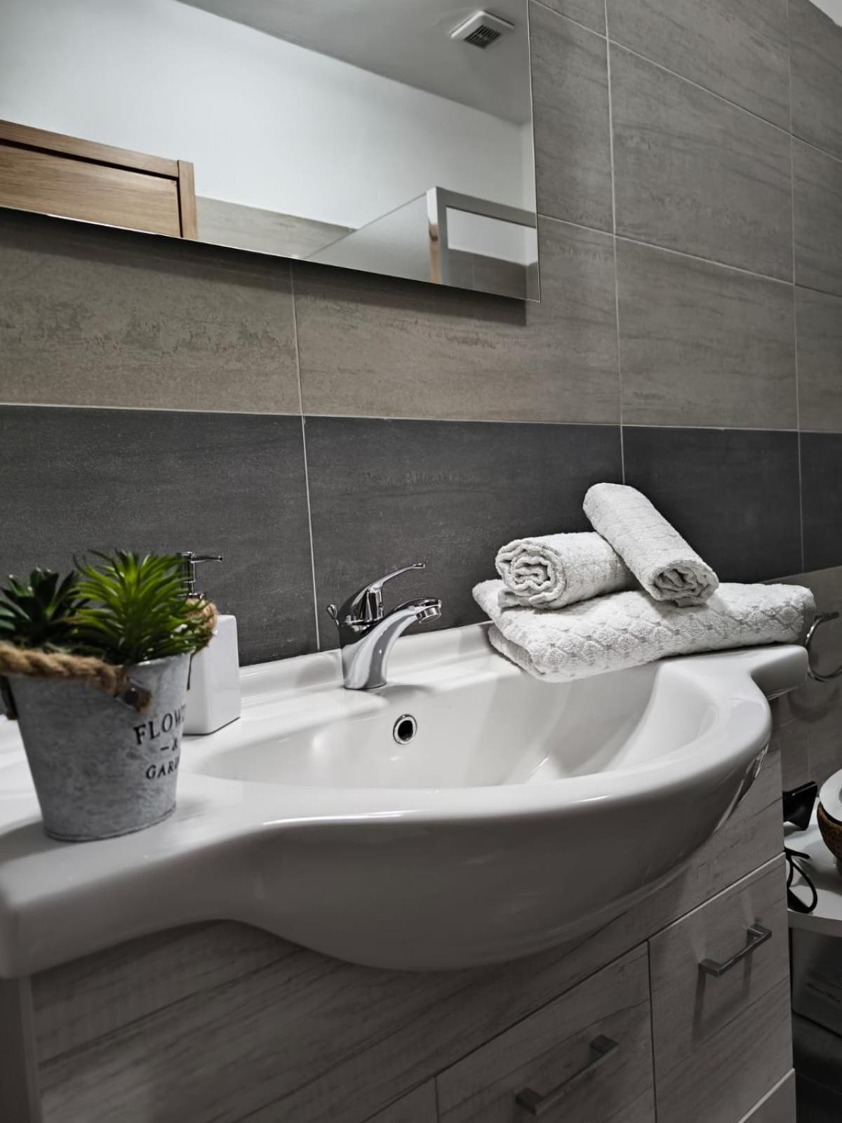 Апартаменты Opificio 11 House Катания Экстерьер фото